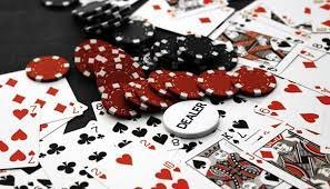 Three Card Poker live dealer table on dukhon mobile app